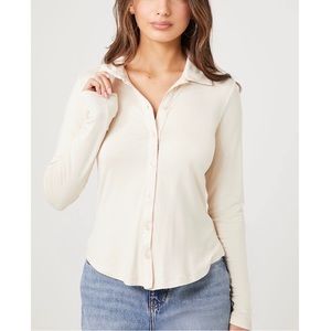 Curved-Hem Long Sleeve Button Down Shirt in Sand. NWT size large.